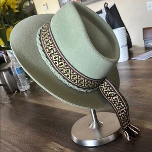 Stylish Green Fedora with Patterned Band